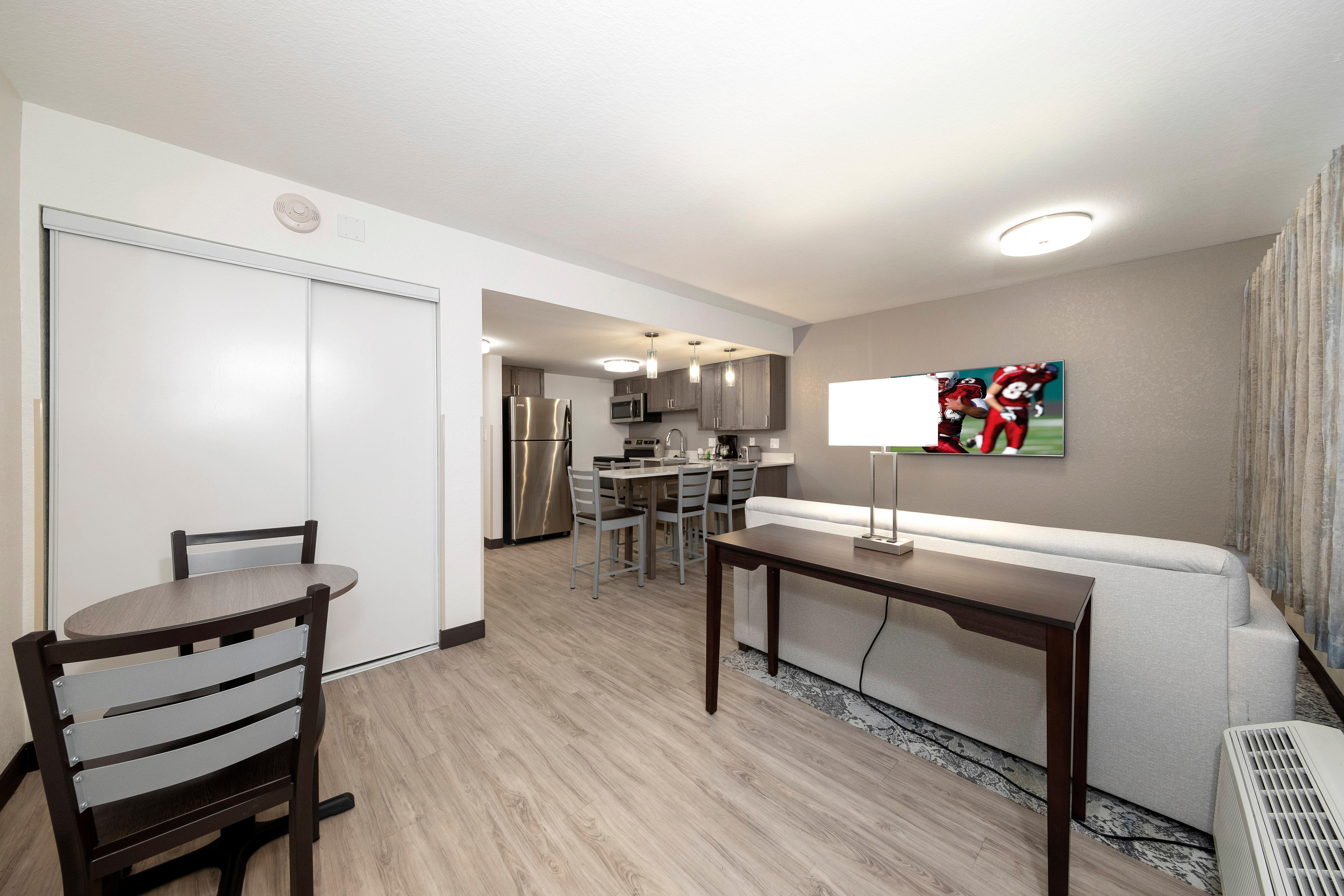 Red Roof Inn Plus+ & Suites Naples Downtown-5Th Ave S Luaran gambar