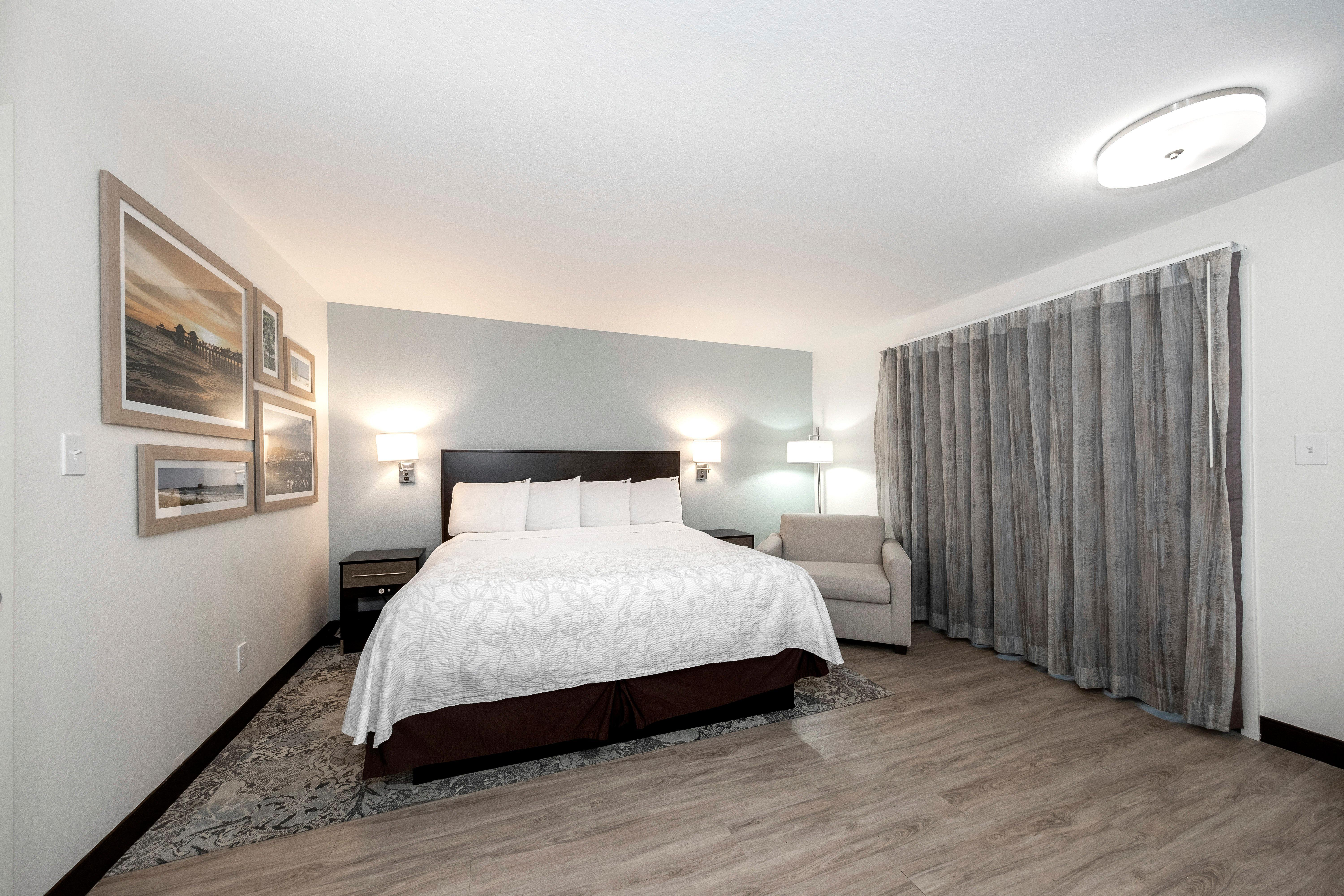 Red Roof Inn Plus+ & Suites Naples Downtown-5Th Ave S Luaran gambar