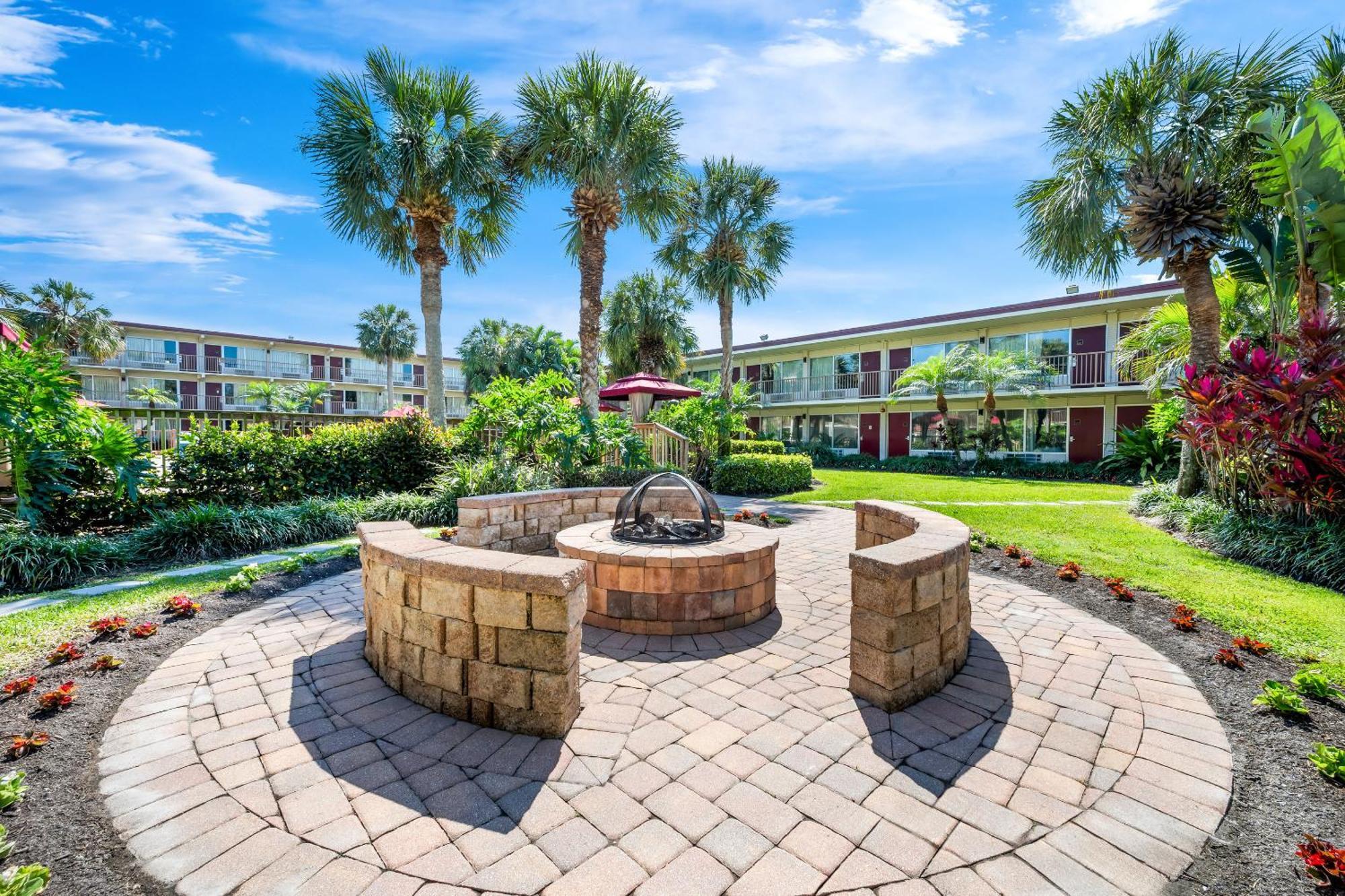 Red Roof Inn Plus+ & Suites Naples Downtown-5Th Ave S Luaran gambar