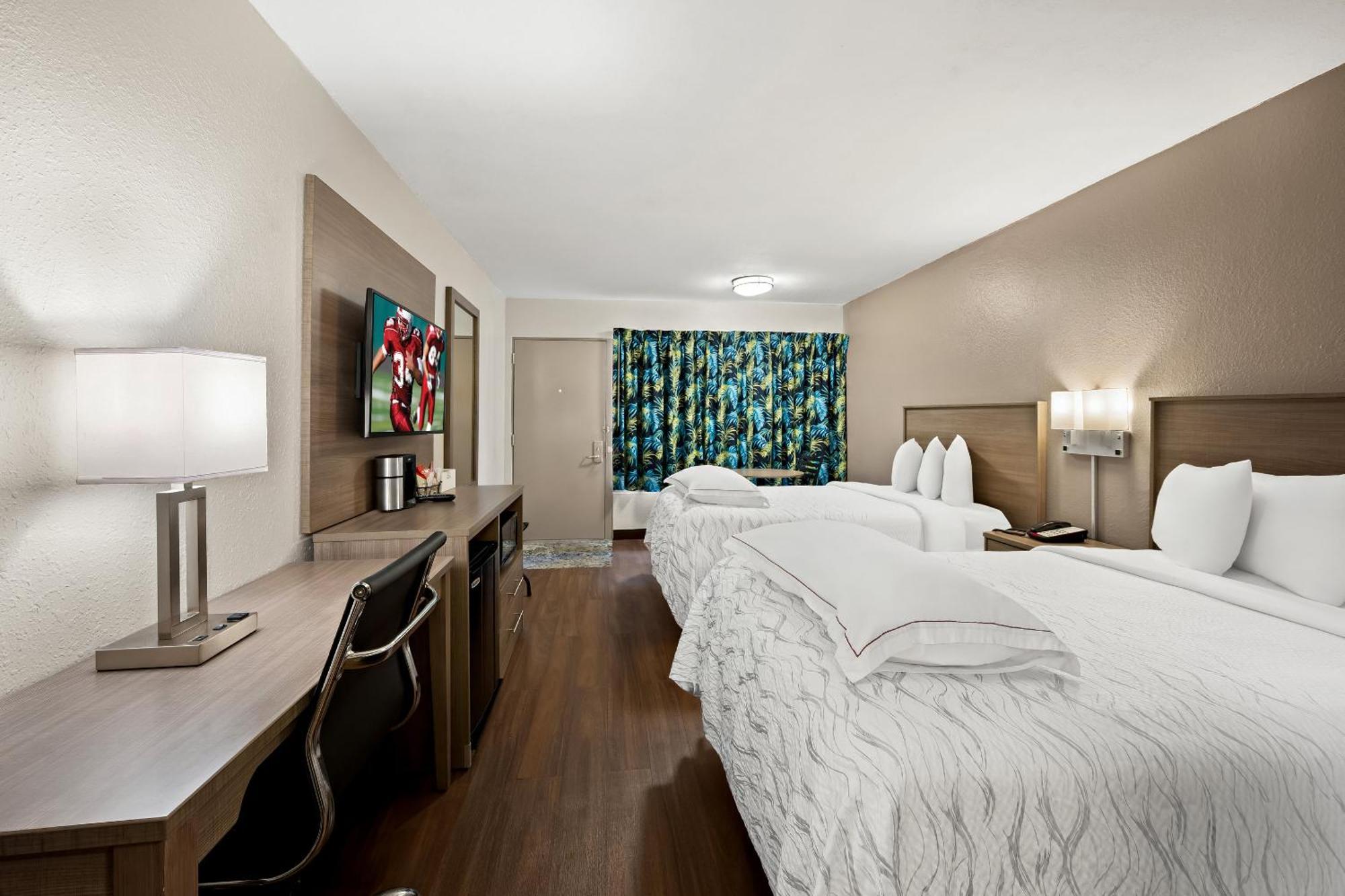 Red Roof Inn Plus+ & Suites Naples Downtown-5Th Ave S Luaran gambar