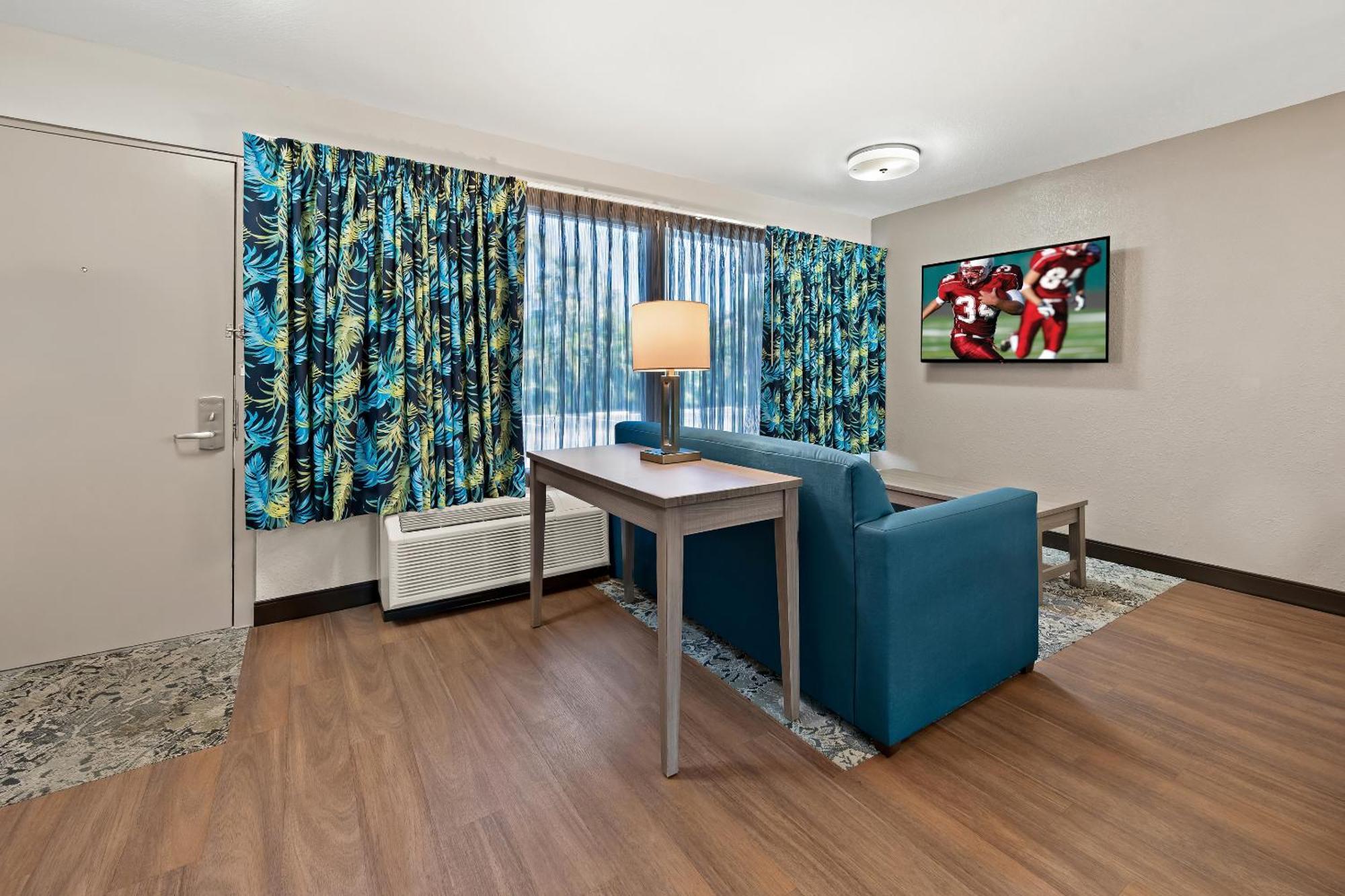 Red Roof Inn Plus+ & Suites Naples Downtown-5Th Ave S Luaran gambar