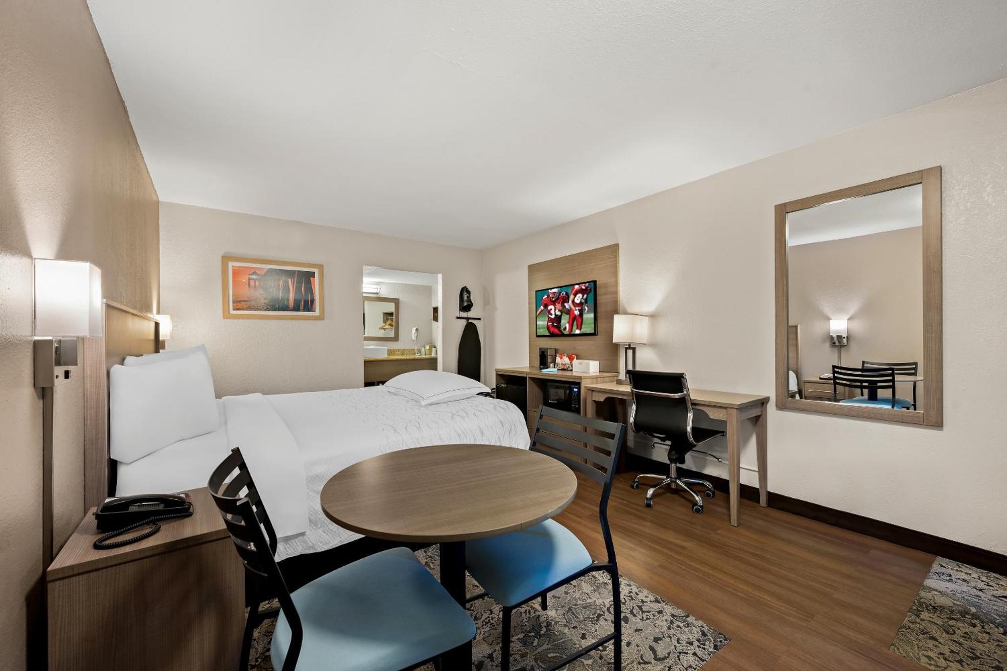 Red Roof Inn Plus+ & Suites Naples Downtown-5Th Ave S Luaran gambar